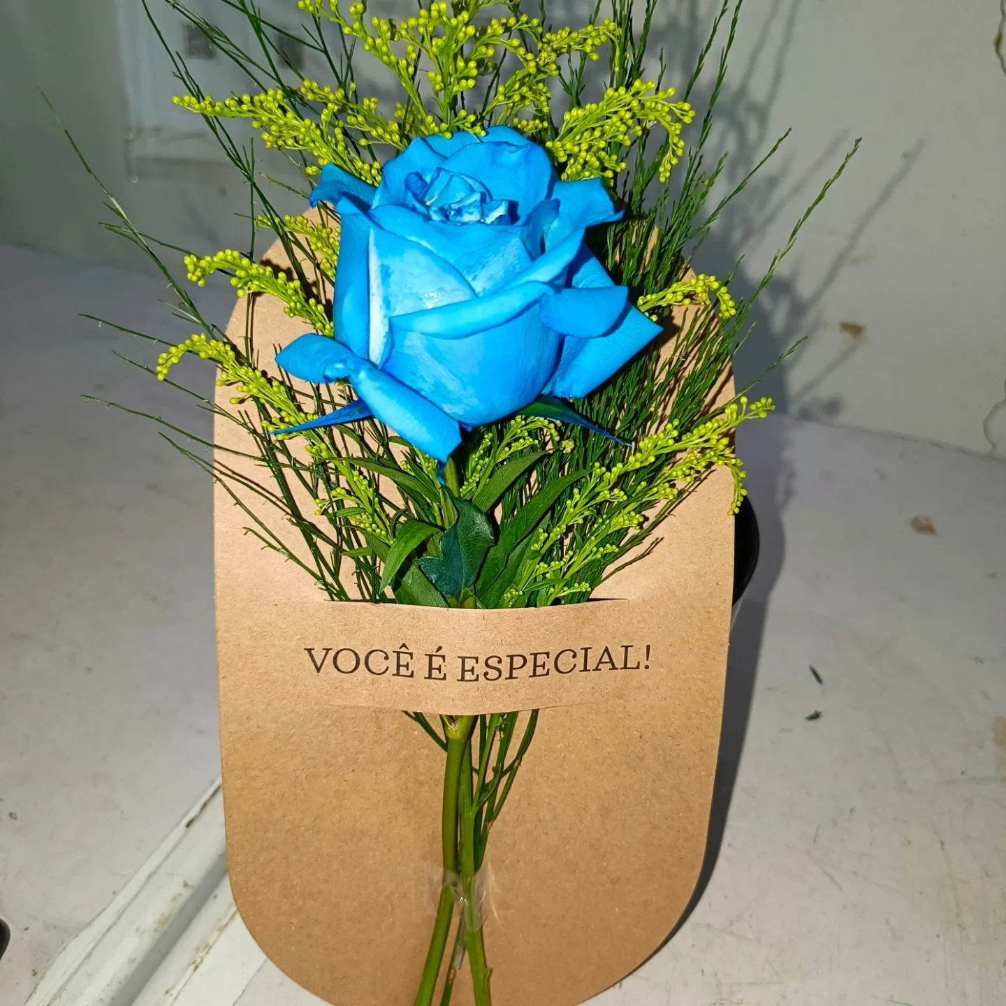 Rosa azul no kraft